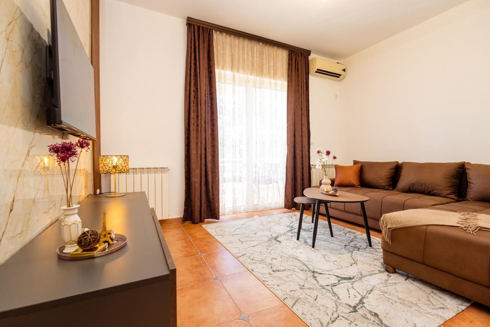 Apartments Gucci Ulcinj Room photo